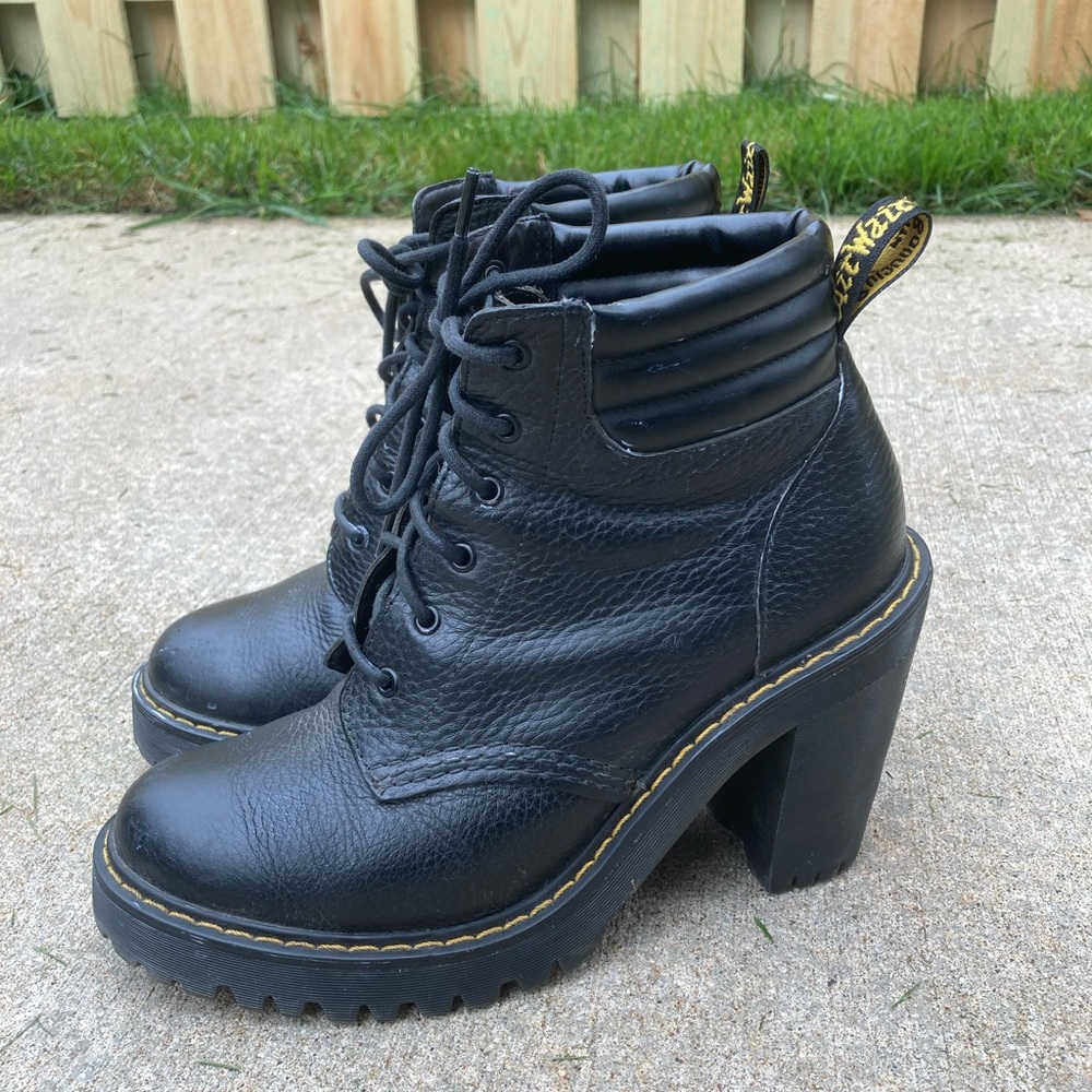 Dr. Martens Women’s Leather Heeled Ankle Boots Averil Persephone size 7